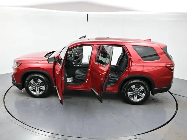 Used 2024 Radiant Red Met Honda EX-L 8 Passenger image 40