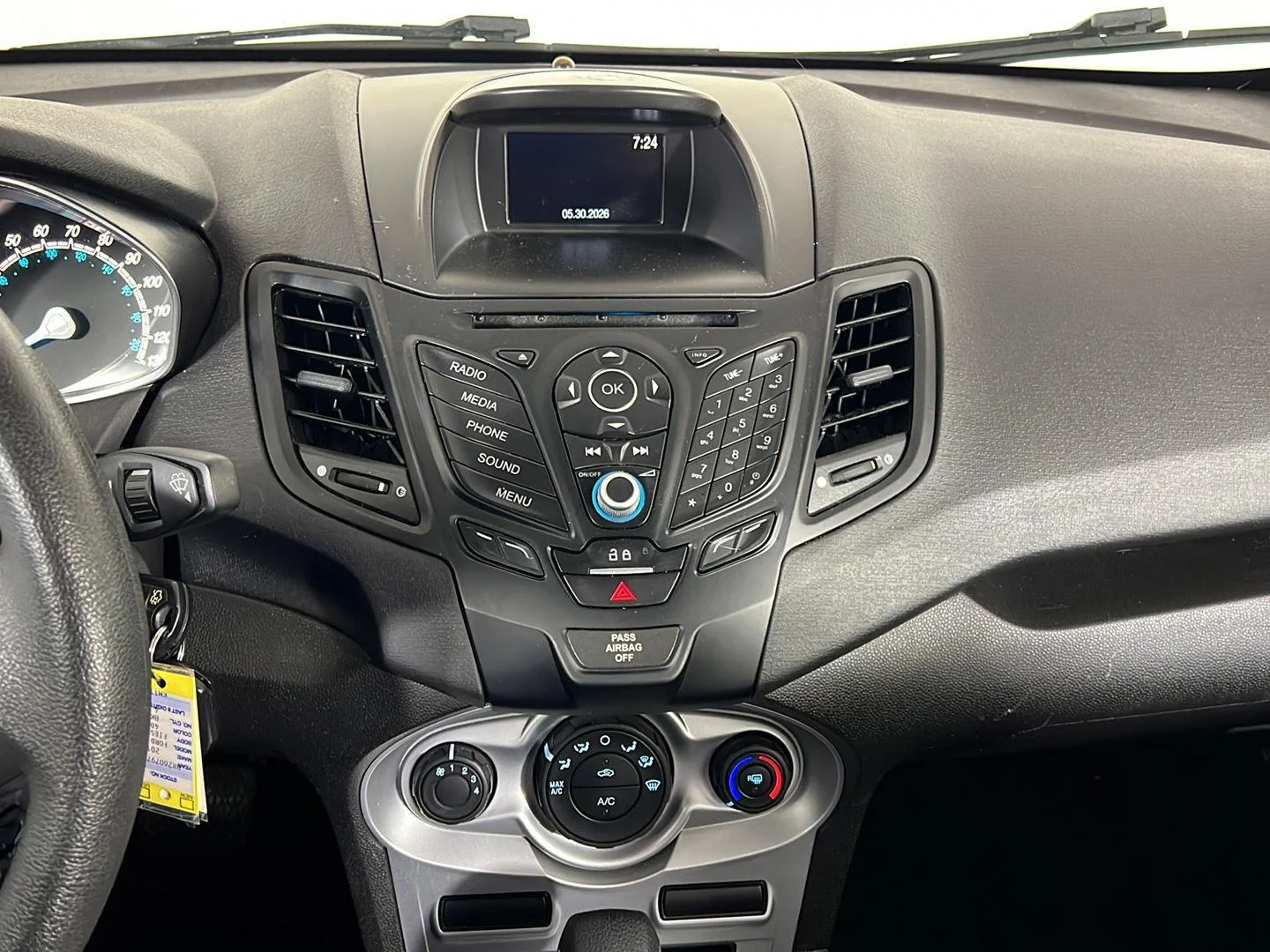 Used 2019 Shadow Black Ford SE image 15