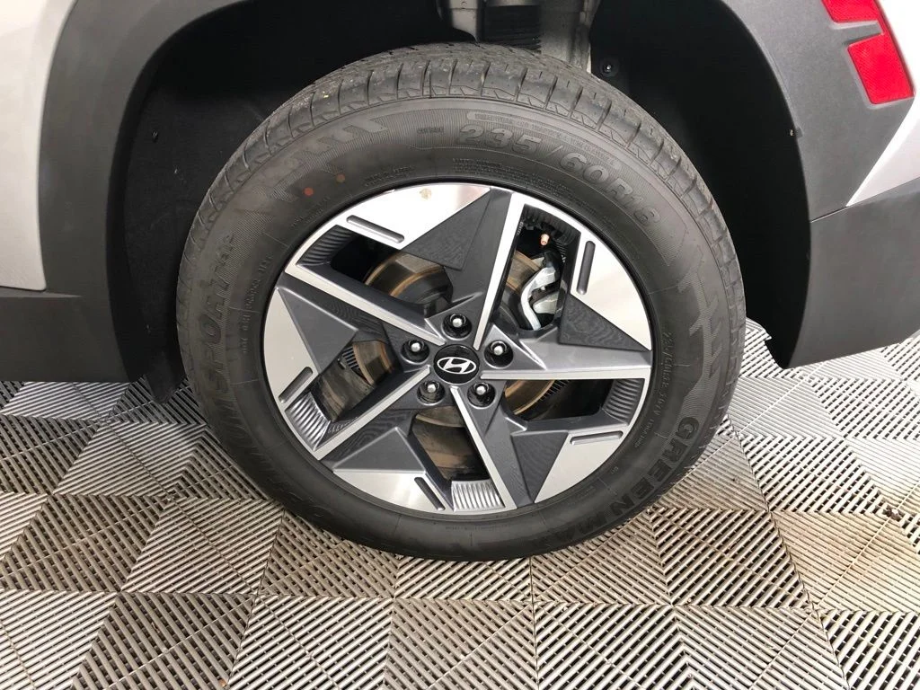 Used 2025 Silver Hyundai SEL image 20