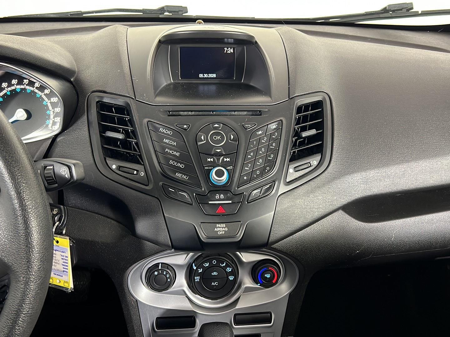Used 2019 Shadow Black Ford SE image 15