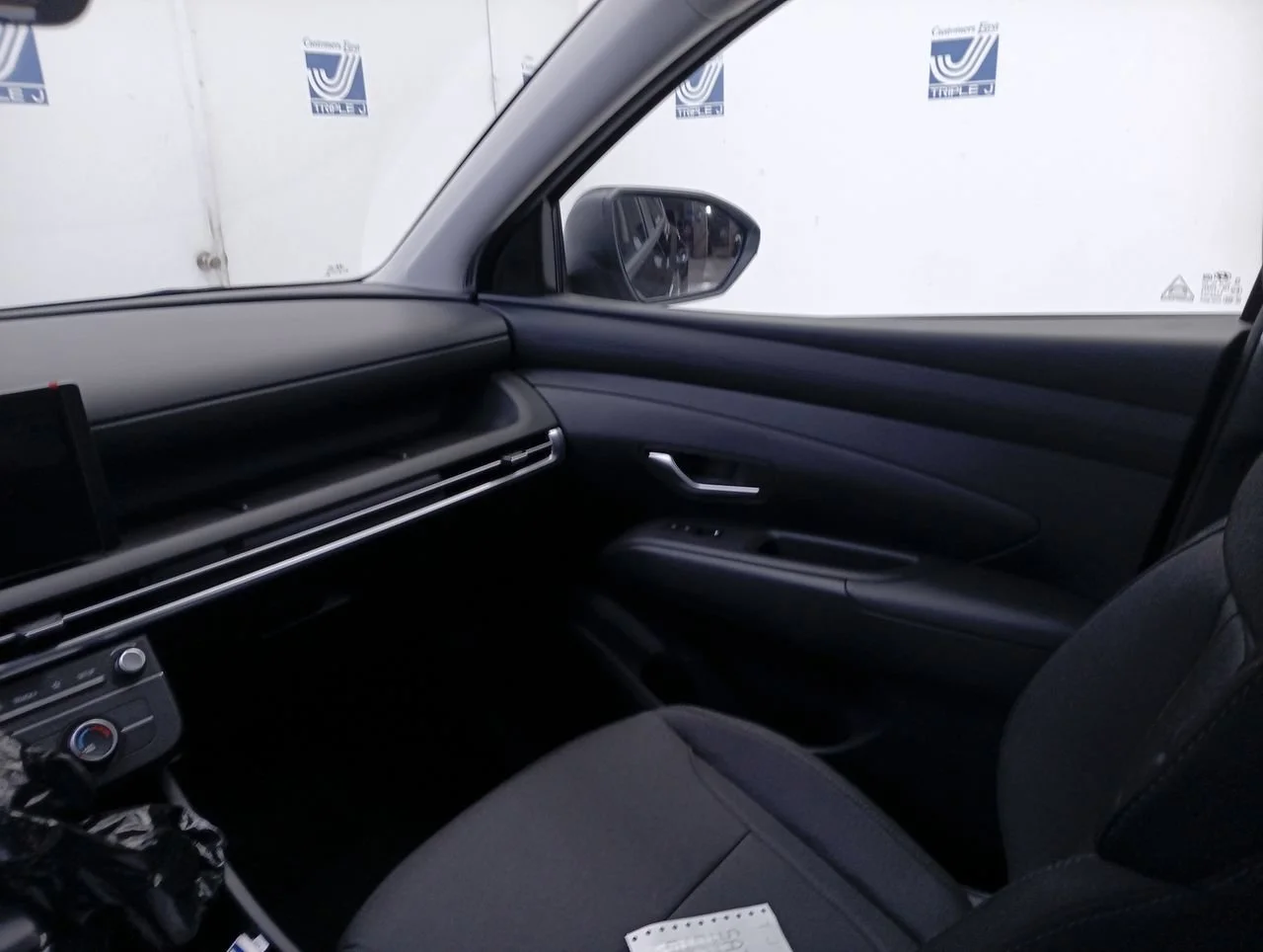 New 2026 White Pearl Tricoat Hyundai SE image 11