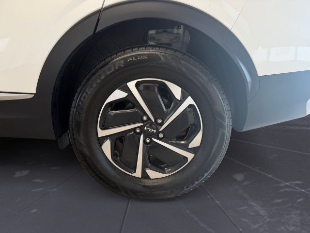 Used 2023 White Kia LX image 43