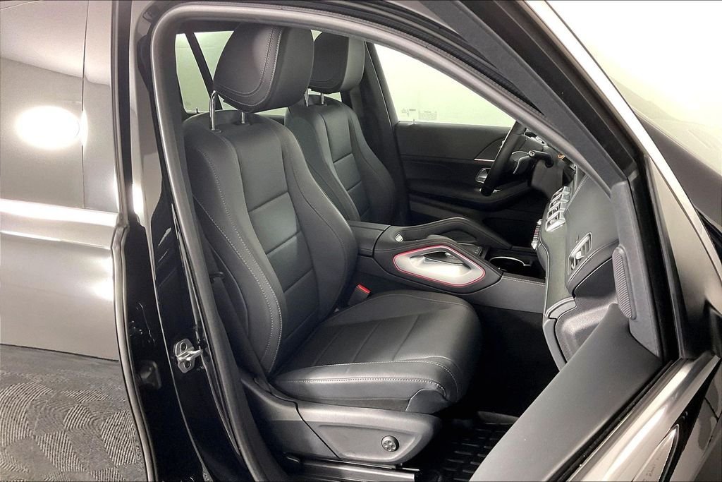 Used 2026 Black Mercedes-Benz GLS 450 image 7