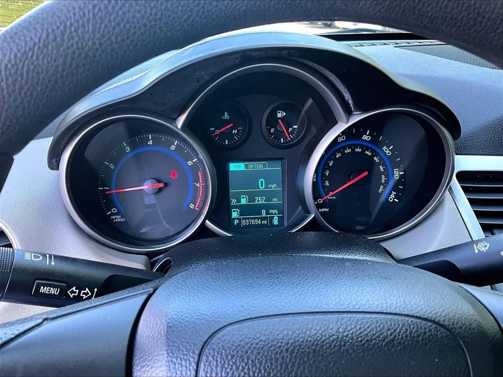 Used 2016 White Chevrolet LS image 24