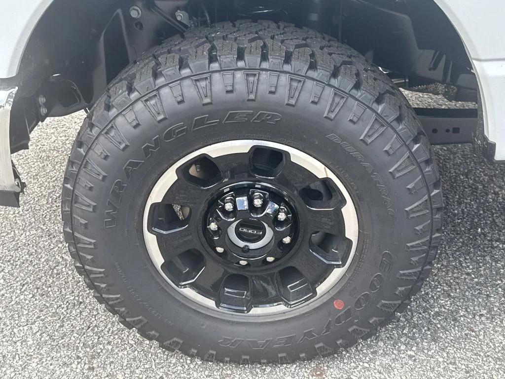New 2026 Avalanche Ford Lariat image 11