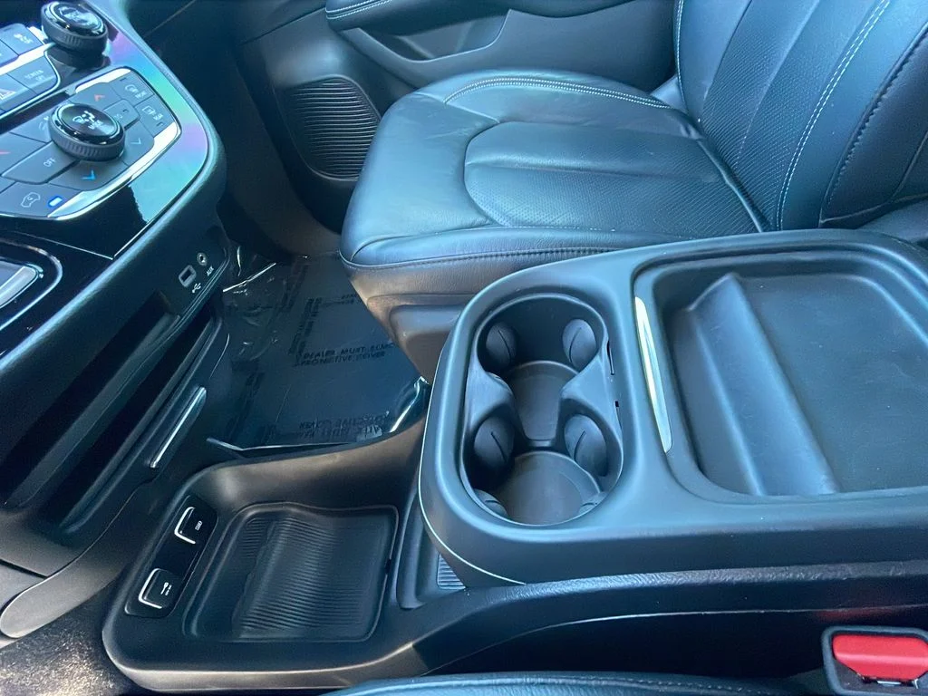 Used 2020 Black Chrysler Touring L image 23