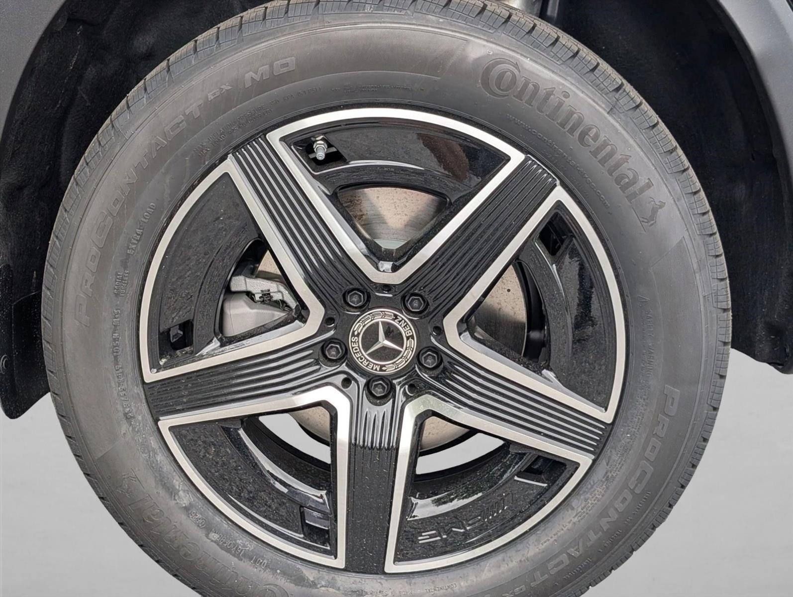 New 2026 Black Mercedes-Benz GLC300 image 10