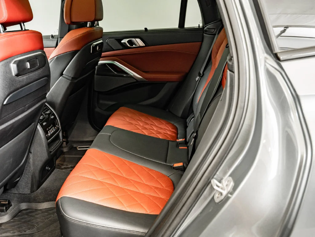 Used 2024 Skyscraper Gray Metallic BMW M60i image 41