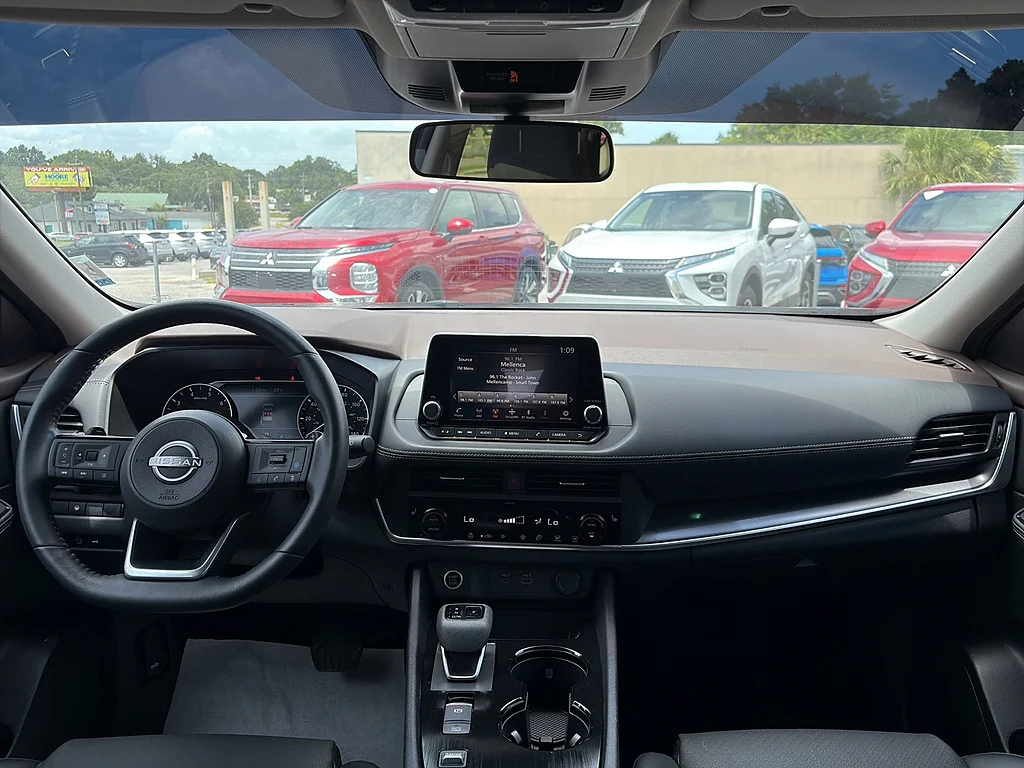 Used 2023 Super Black Nissan  image 20