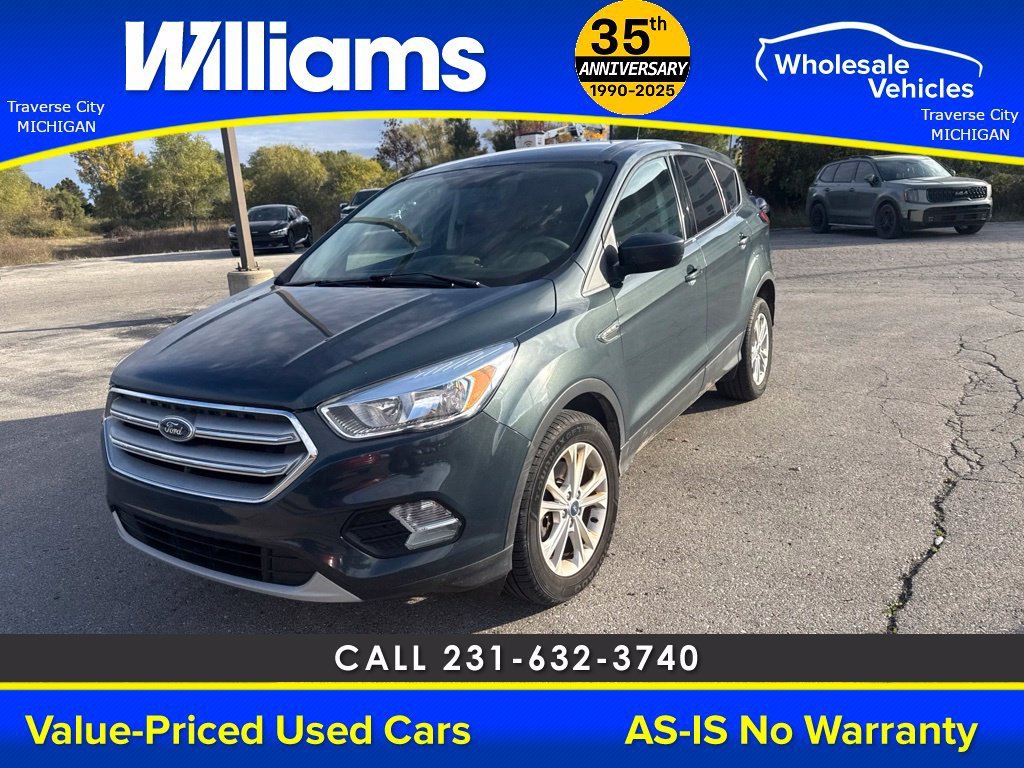 Used 2019  Ford SE image 5