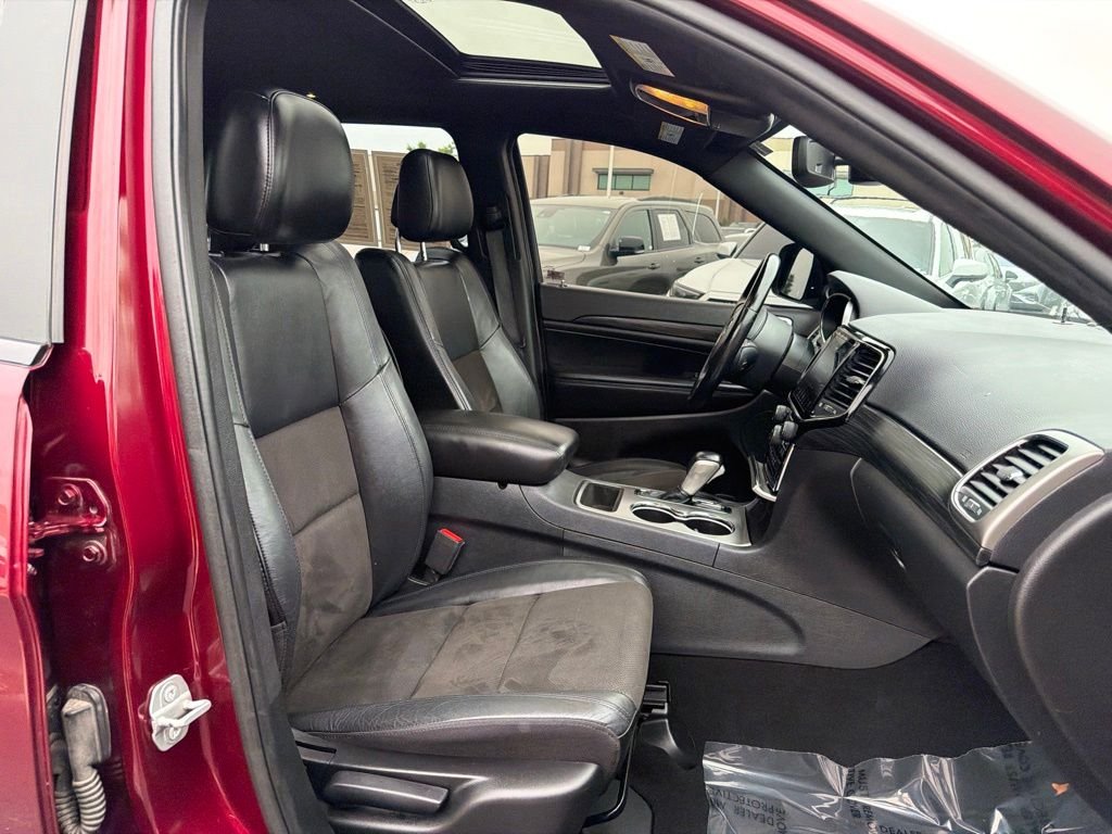 Used 2020 Red Jeep Altitude image 19