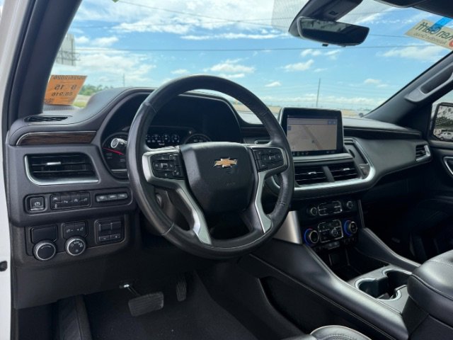 Used 2021 Iridescent Pearl Tricoat Chevrolet Premier image 12