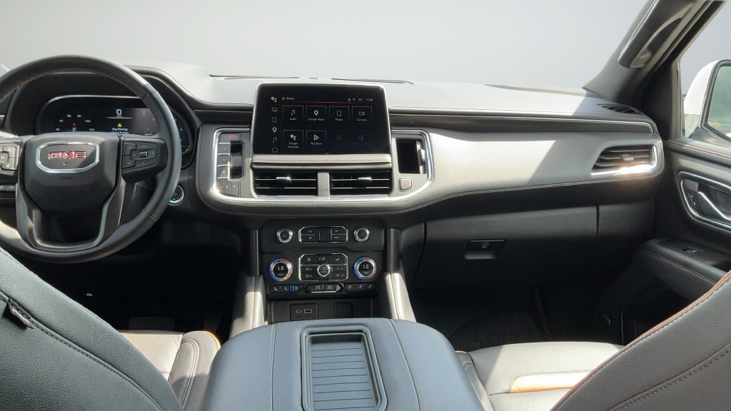 Used 2024 White GMC AT4 image 7