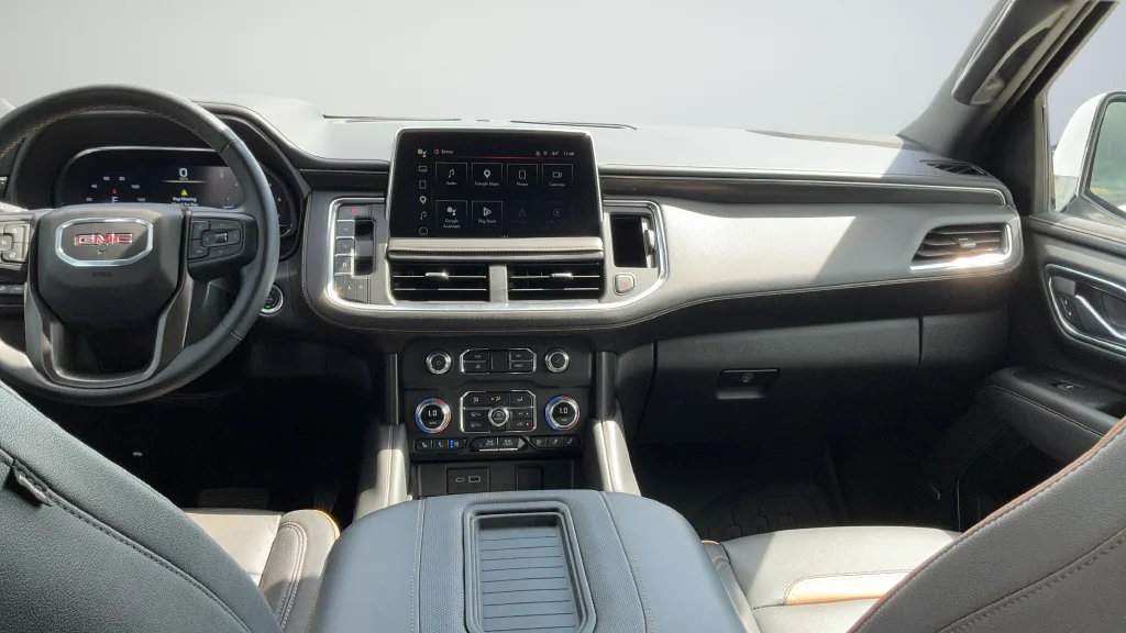 Used 2024 White GMC AT4 image 7