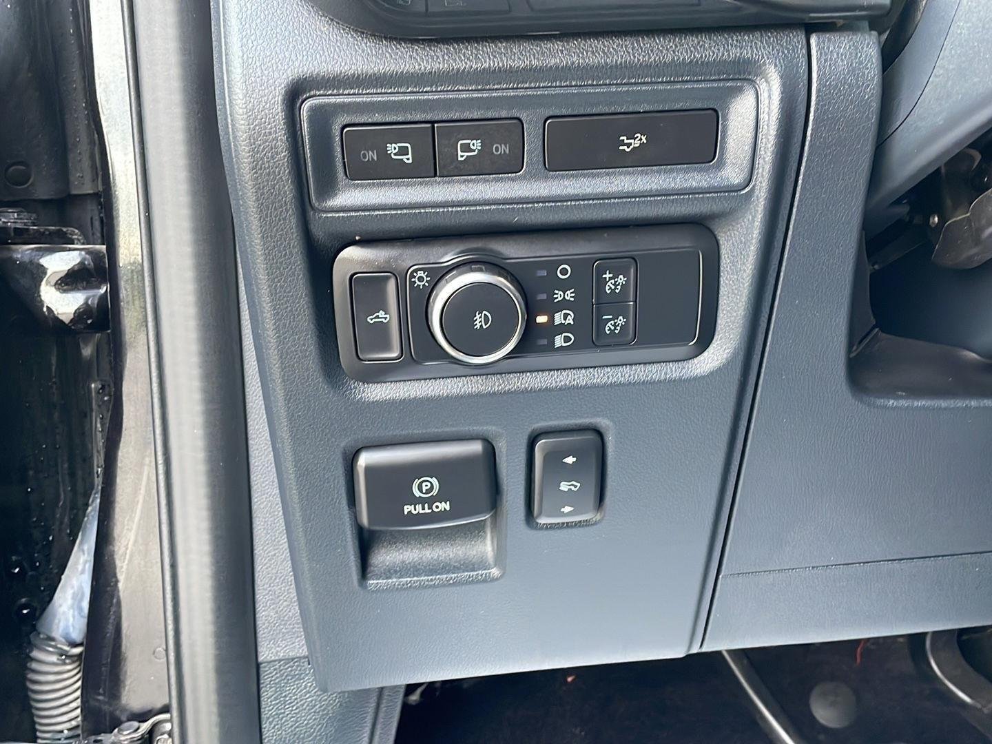Used 2022 Agate Black Ford XLT image 16