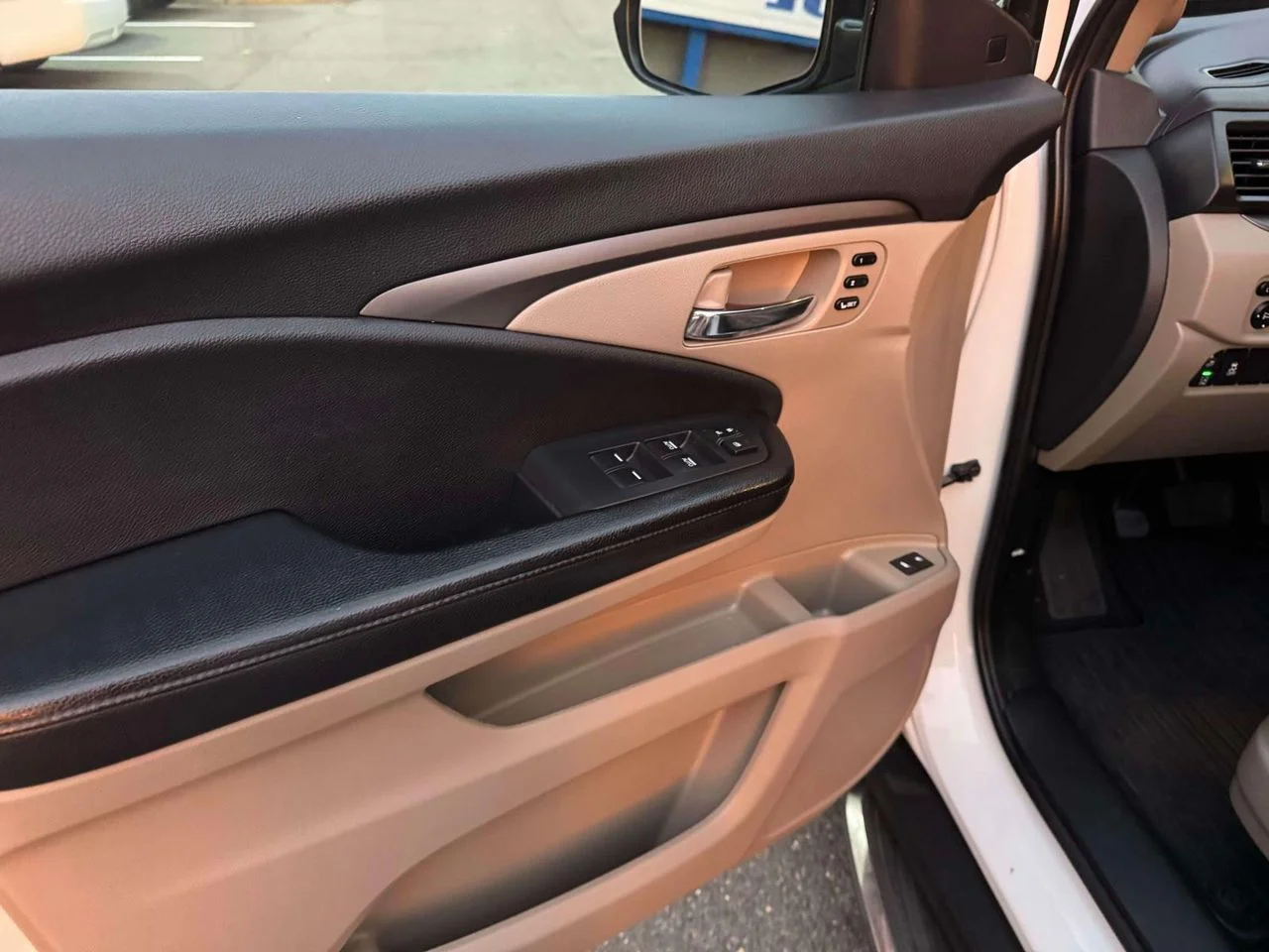 Used 2020 Platinum White Pearl Honda AWD EX-L image 19