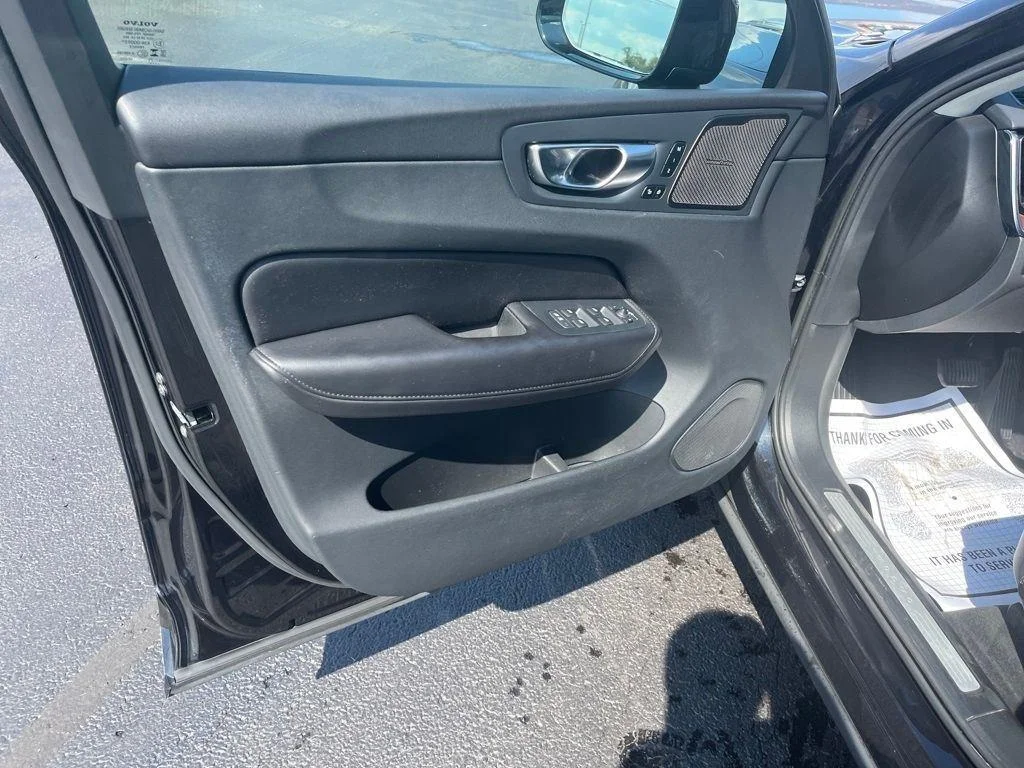2023 Volvo XC60 Plus - Photo 18