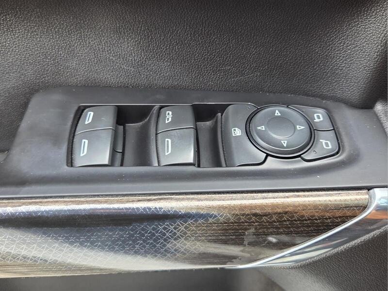 Used 2021 Pearl CHEVROLET 4WD CREW CAB 147" RST image 23