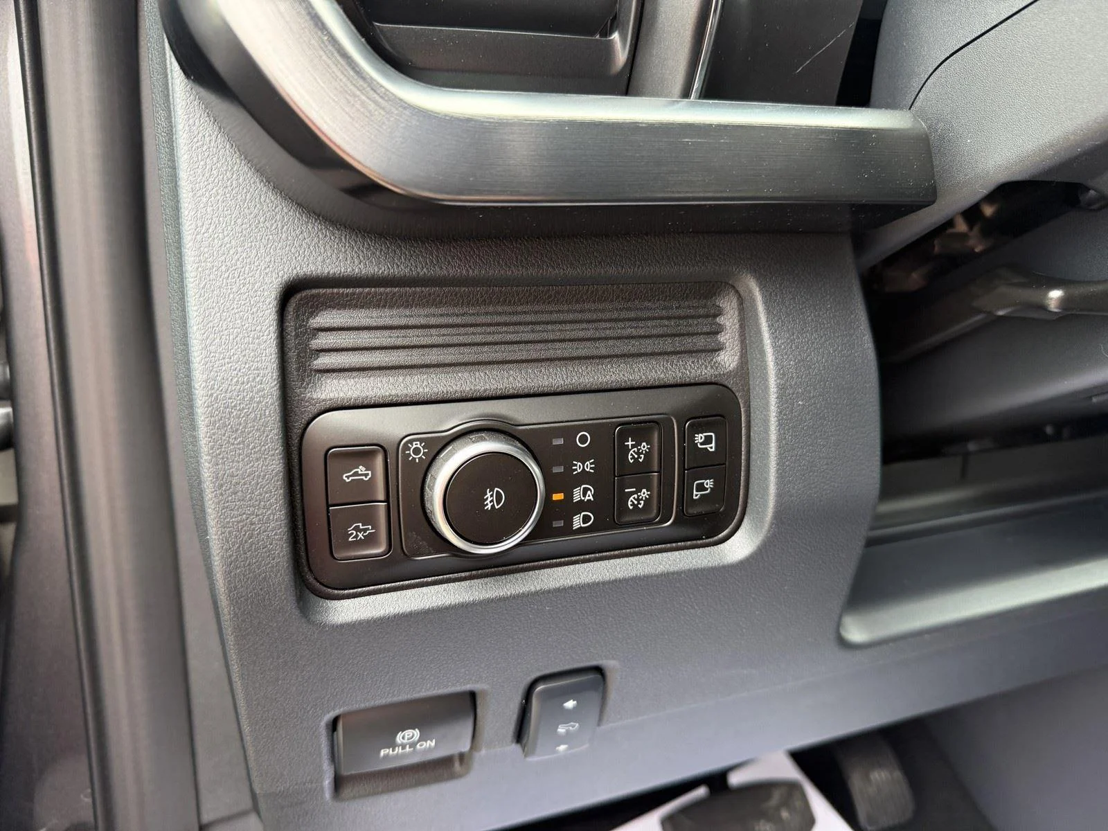 New 2026 Carbonized Gray Metallic Ford F-250® Lariat® image 17