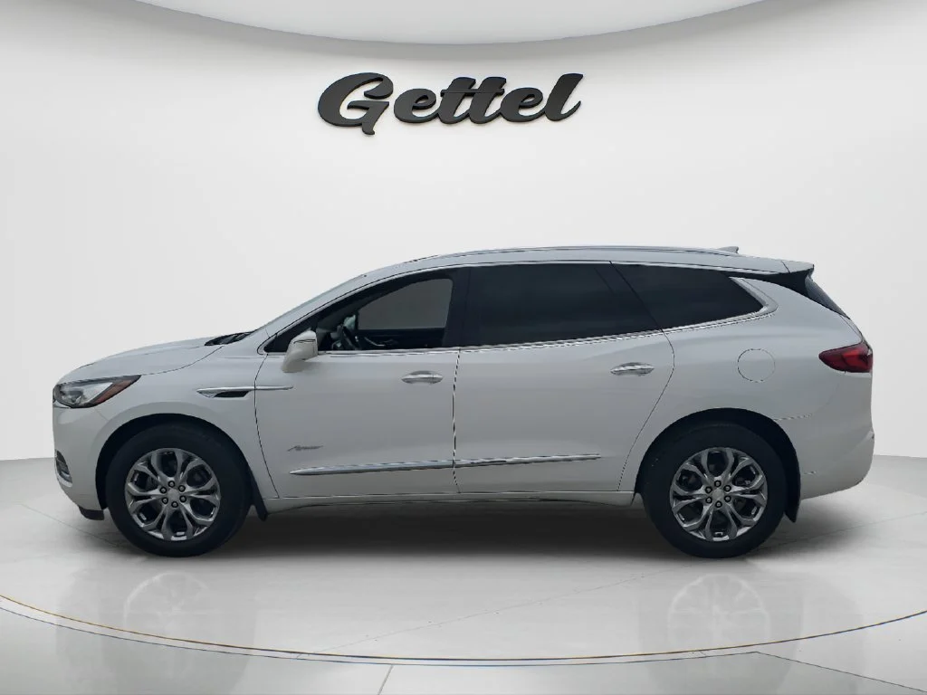Used 2020 WHITE FROST TRICOAT Buick Avenir image 8