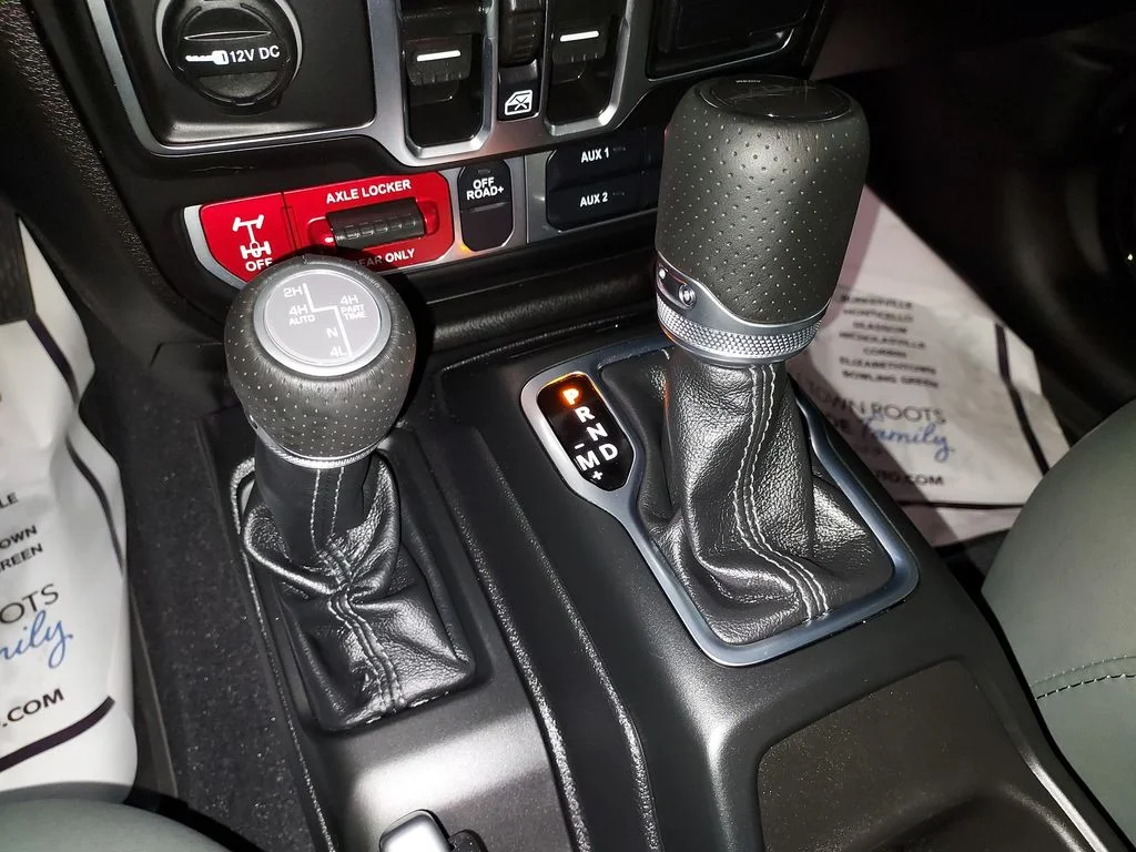 Used 2025 Black Jeep Mojave image 26