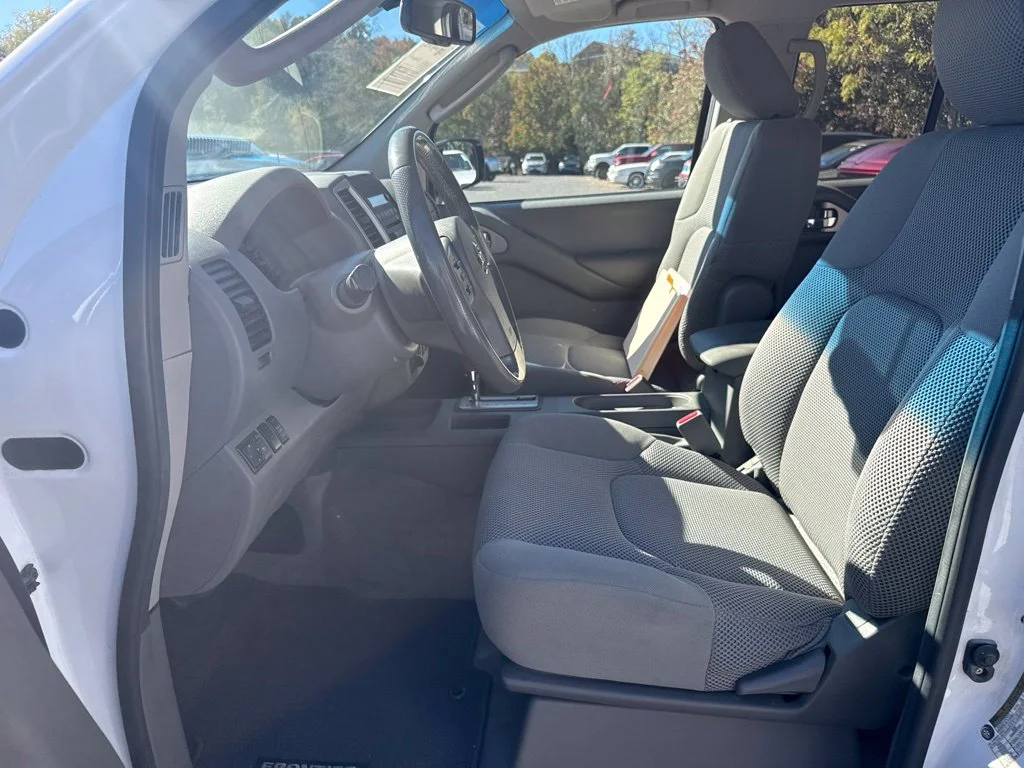 Used 2011 White Nissan SV image 5