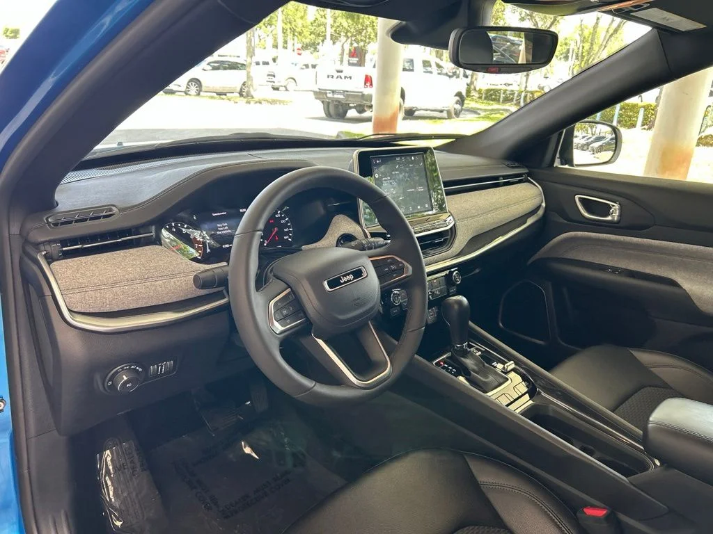 Used 2025 Blue Jeep Latitude image 7