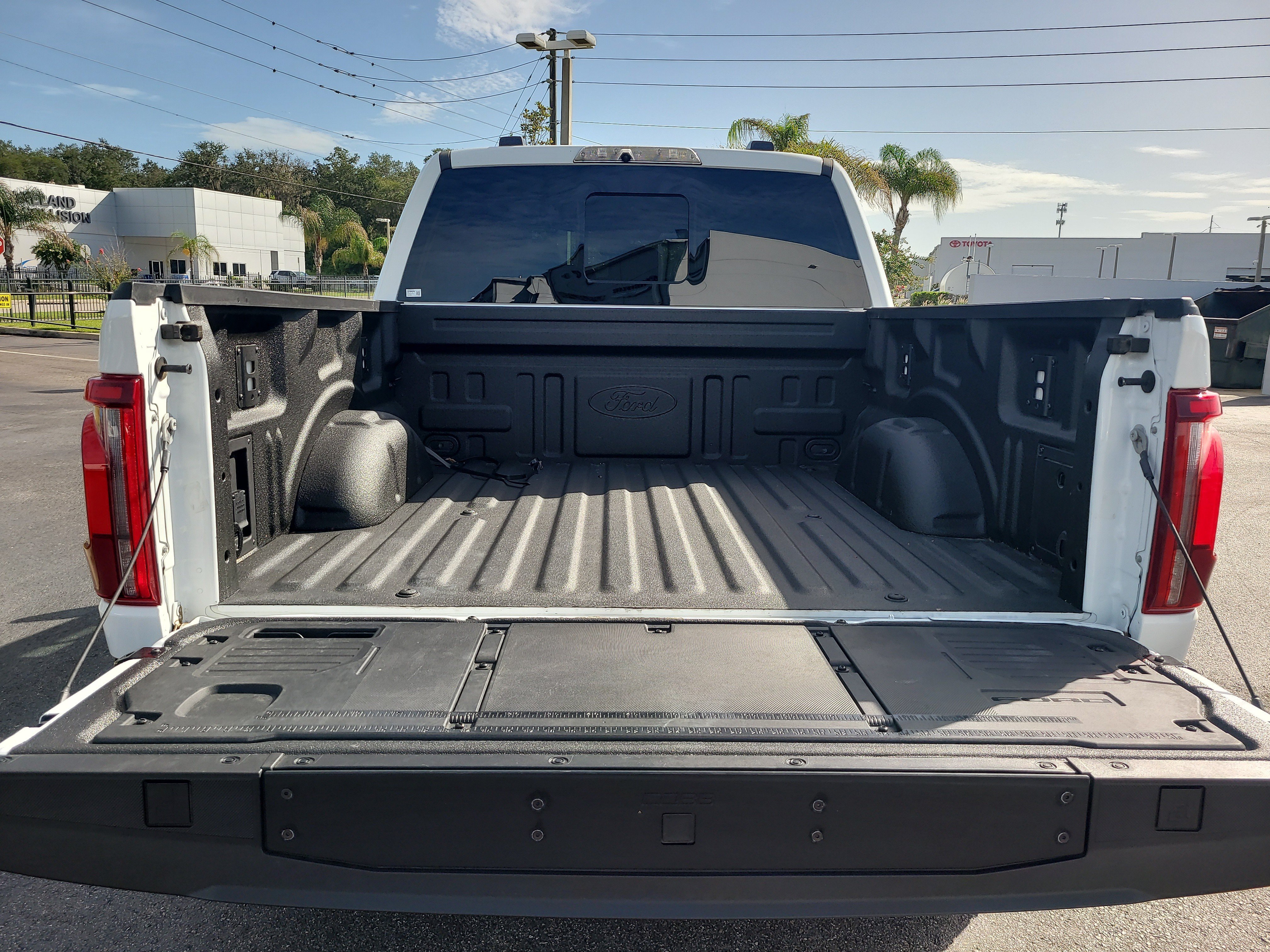 Used 2025 Oxford White Ford Raptor image 8