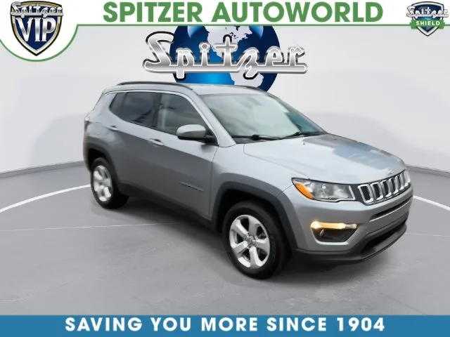 Used 2019 Billet Silver Metallic Clearcoat Jeep Latitude image 3