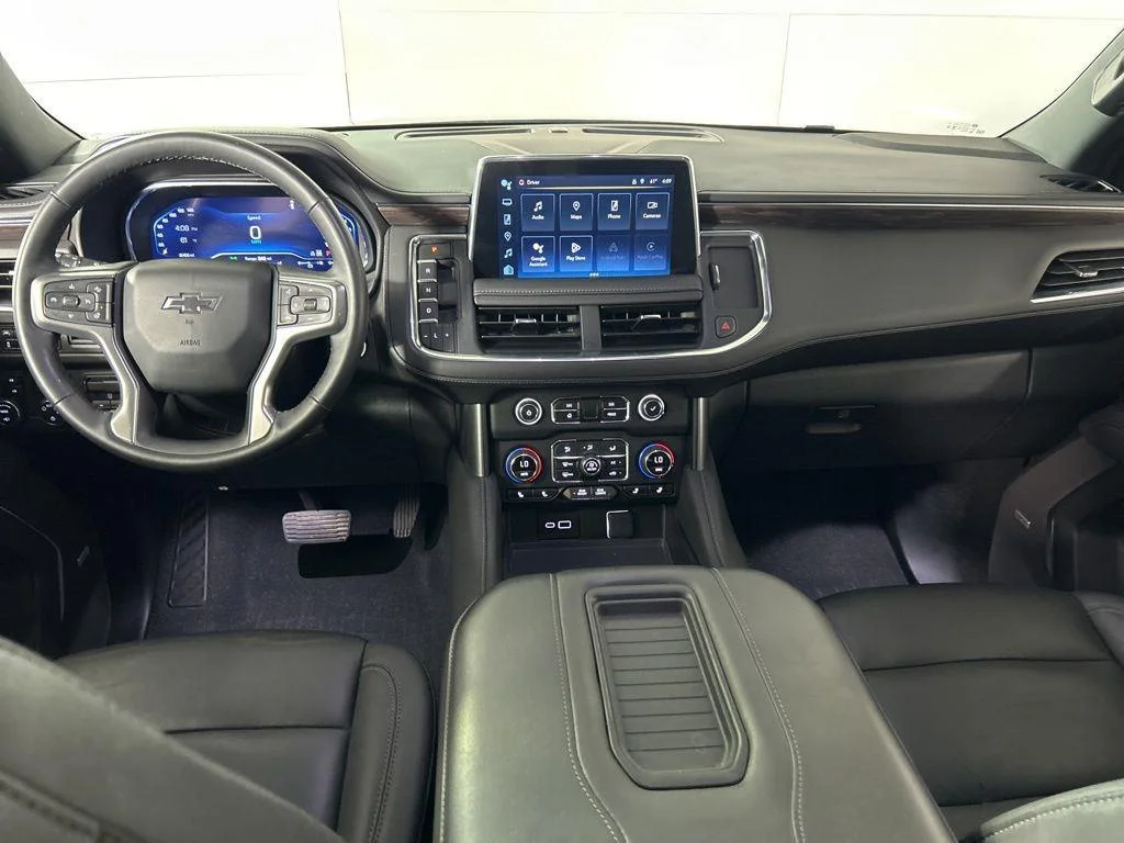 Used 2024 Black Chevrolet Z71 image 31
