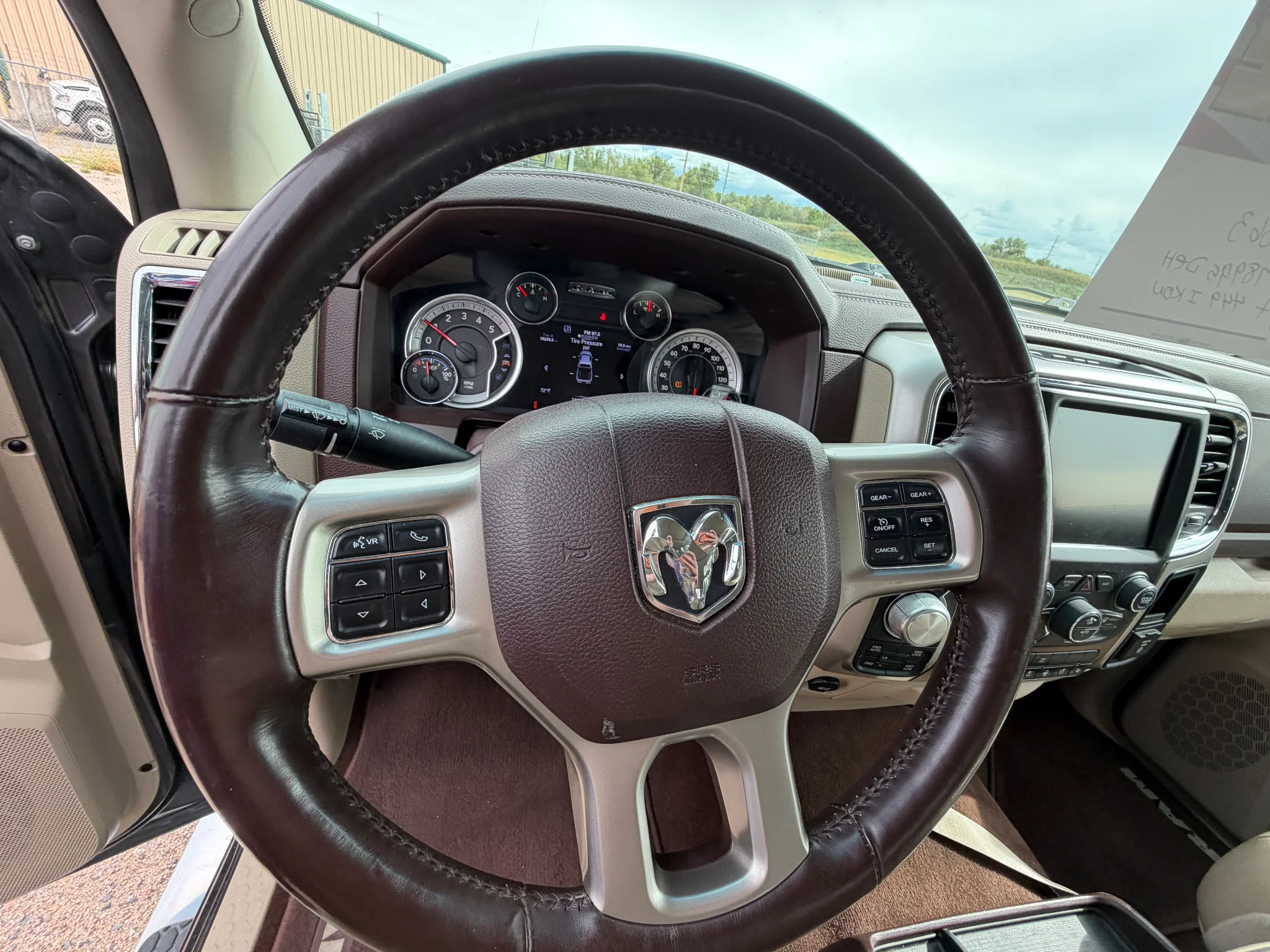 Used 2016 Granite Crystal Metallic Clearcoat Ram Laramie image 17