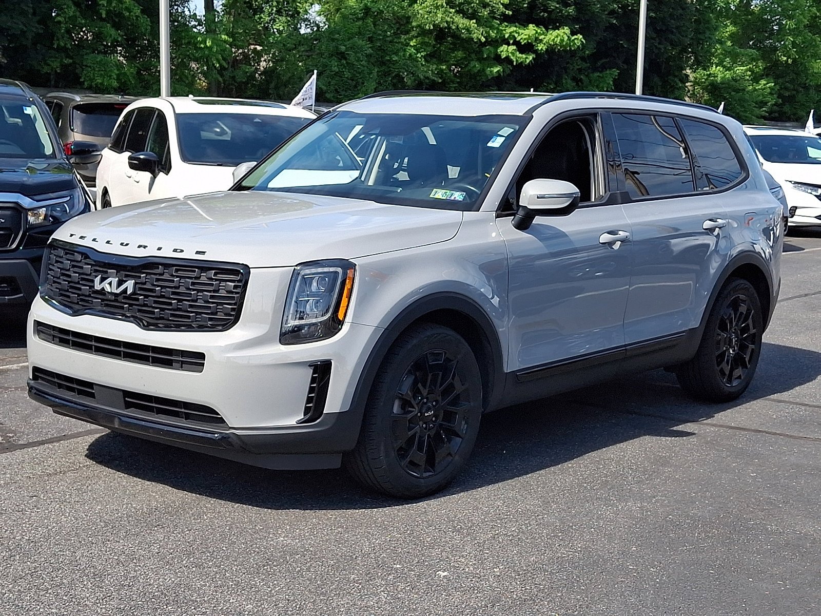 Used 2022 Wolf Gray Kia EX image 2