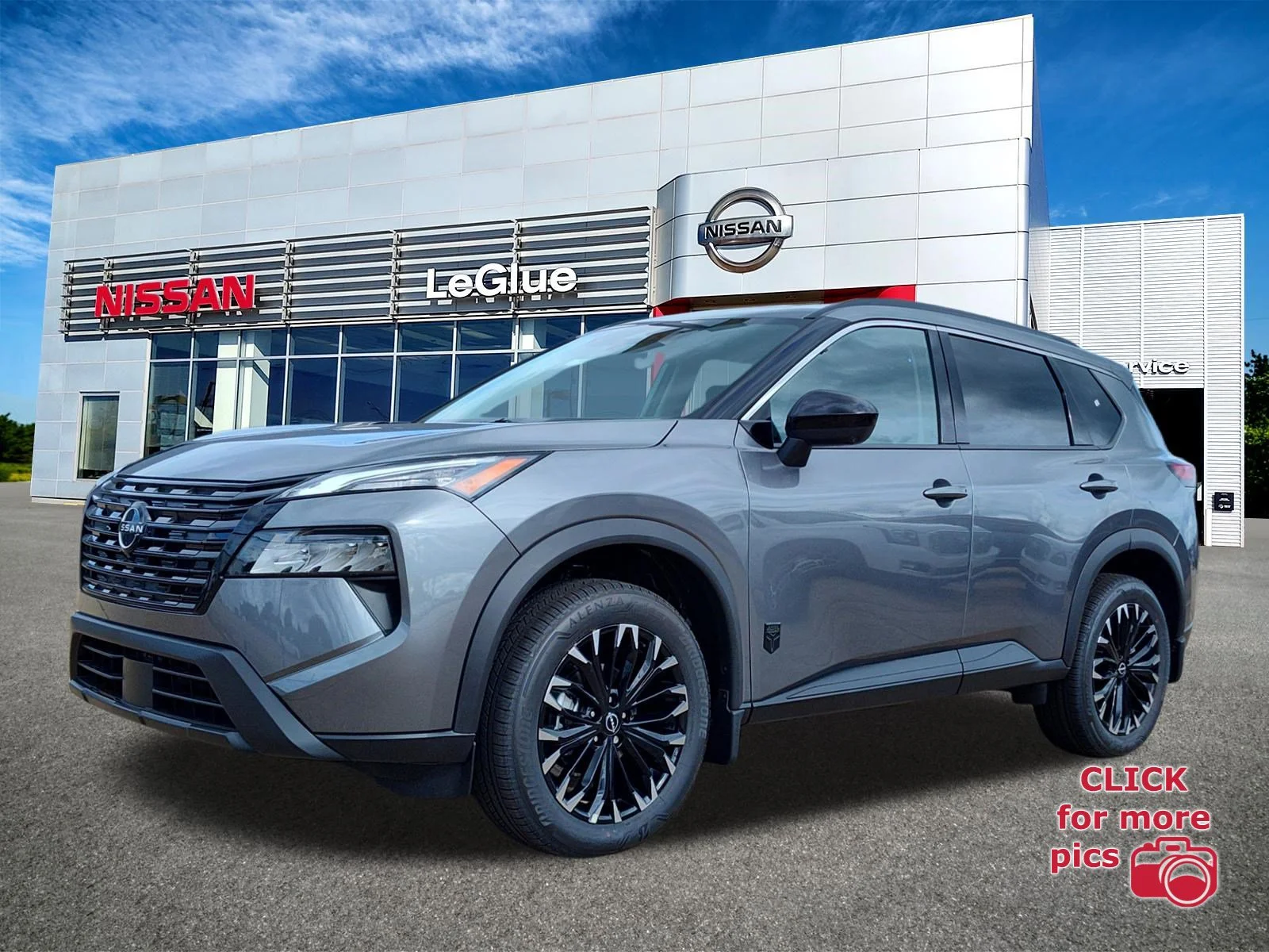 2026 Nissan Rogue Dark Armor's photo