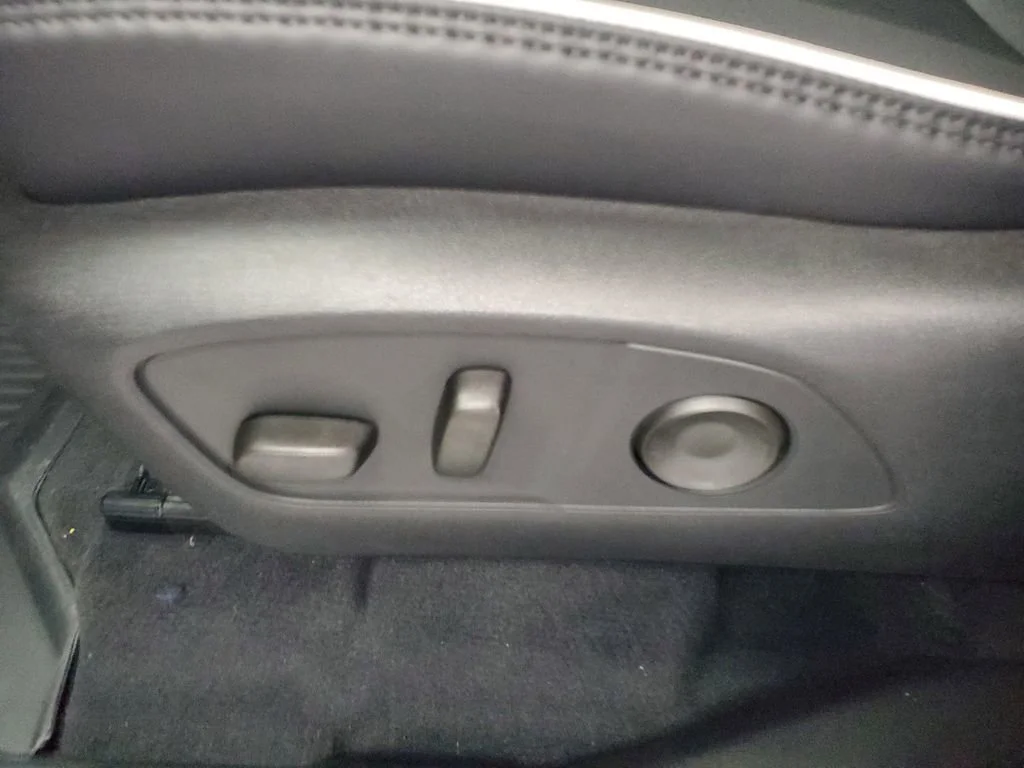 2026 GMC Acadia Denali - Photo 8