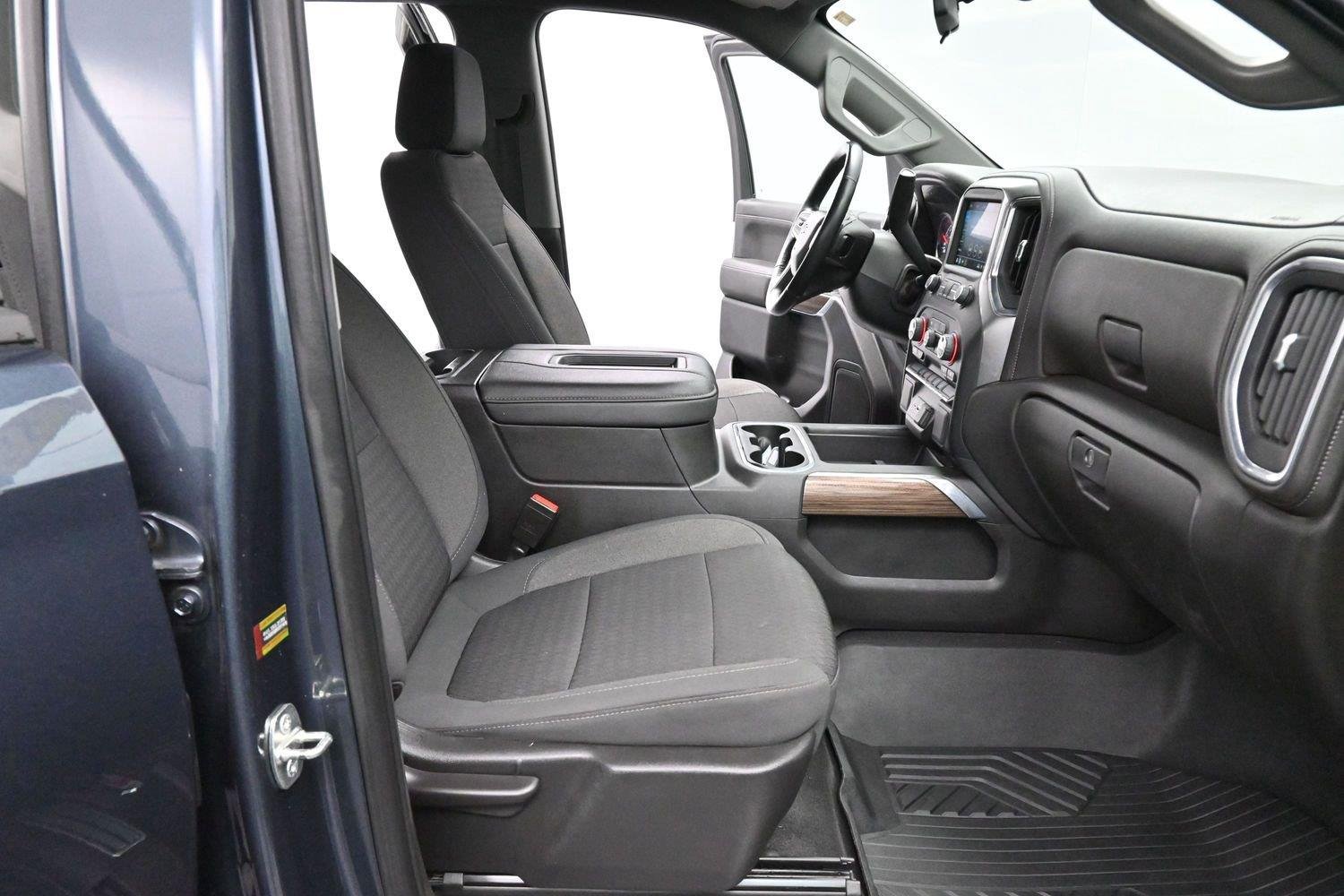 Used 2021 SHADOW GRAY METALLIC Chevrolet RST image 29