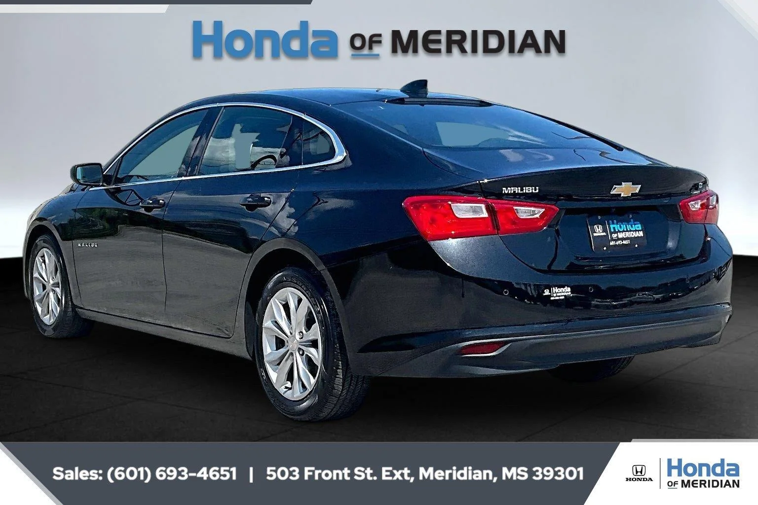 Used 2025 Mosaic Black Metallic Chevrolet LT image 2