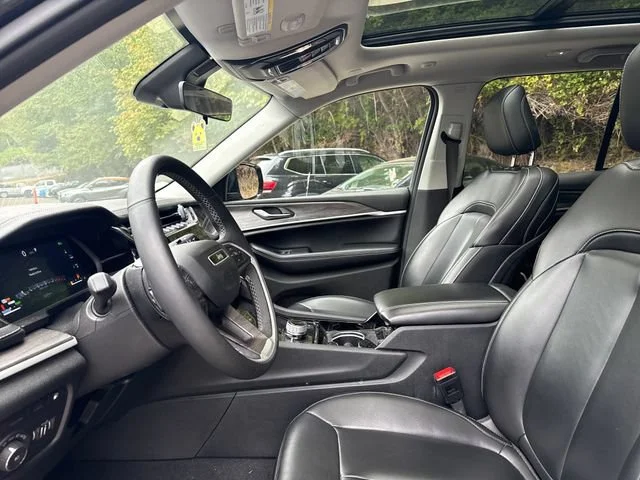 Used 2023 Diamond Black Crystal Pearlcoat Jeep 4xe image 14