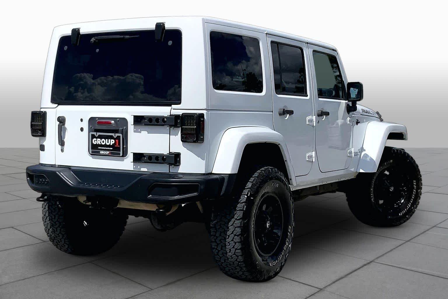 Used 2014 Bright White Clearcoat Jeep Rubicon X image 13