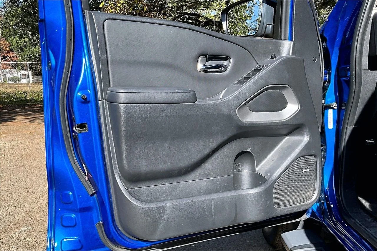 2024 Nissan Frontier SL - Photo 17