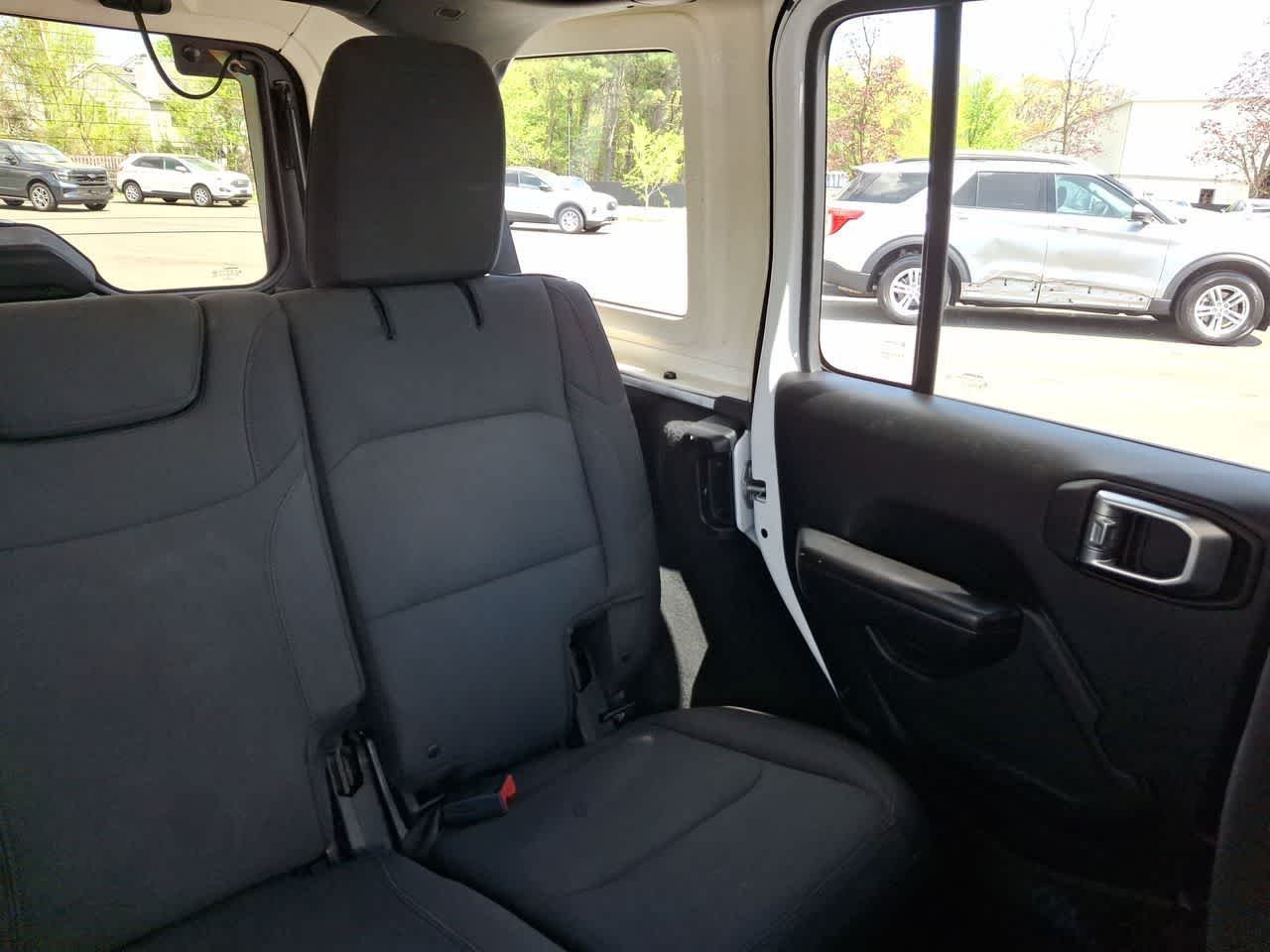 Used 2018 Bright White Clearcoat Jeep Sport S image 14