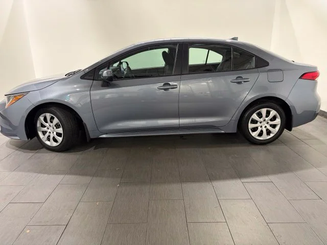 Used 2024  Toyota LE image 2