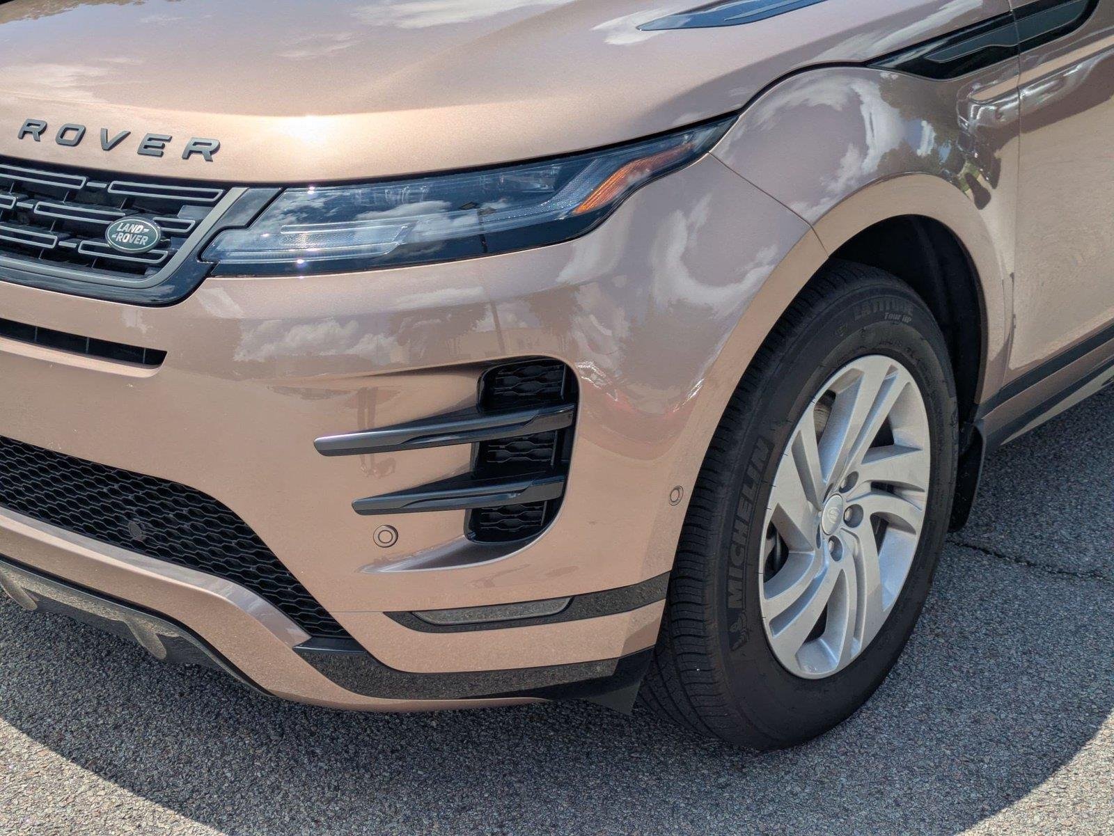 Used 2026 Corinthian Bronze Metallic Land Rover Dynamic SE image 9
