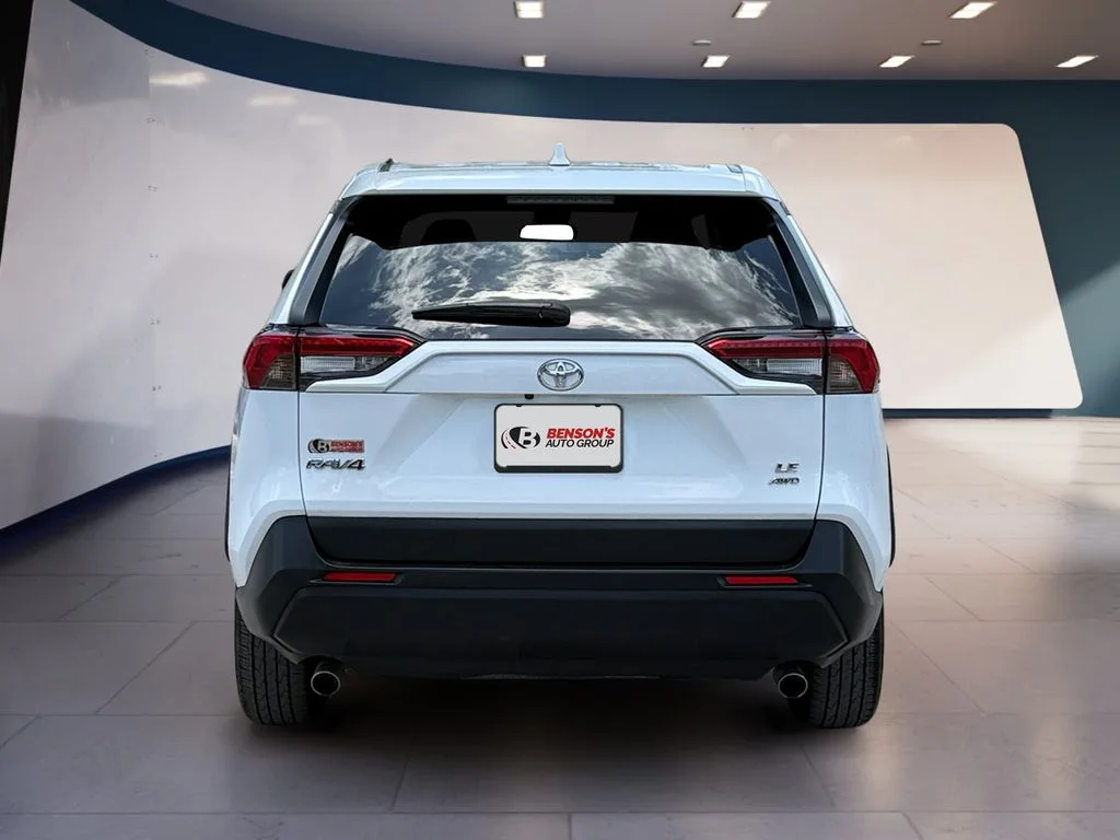 2025 Toyota RAV4 LE - Photo 4