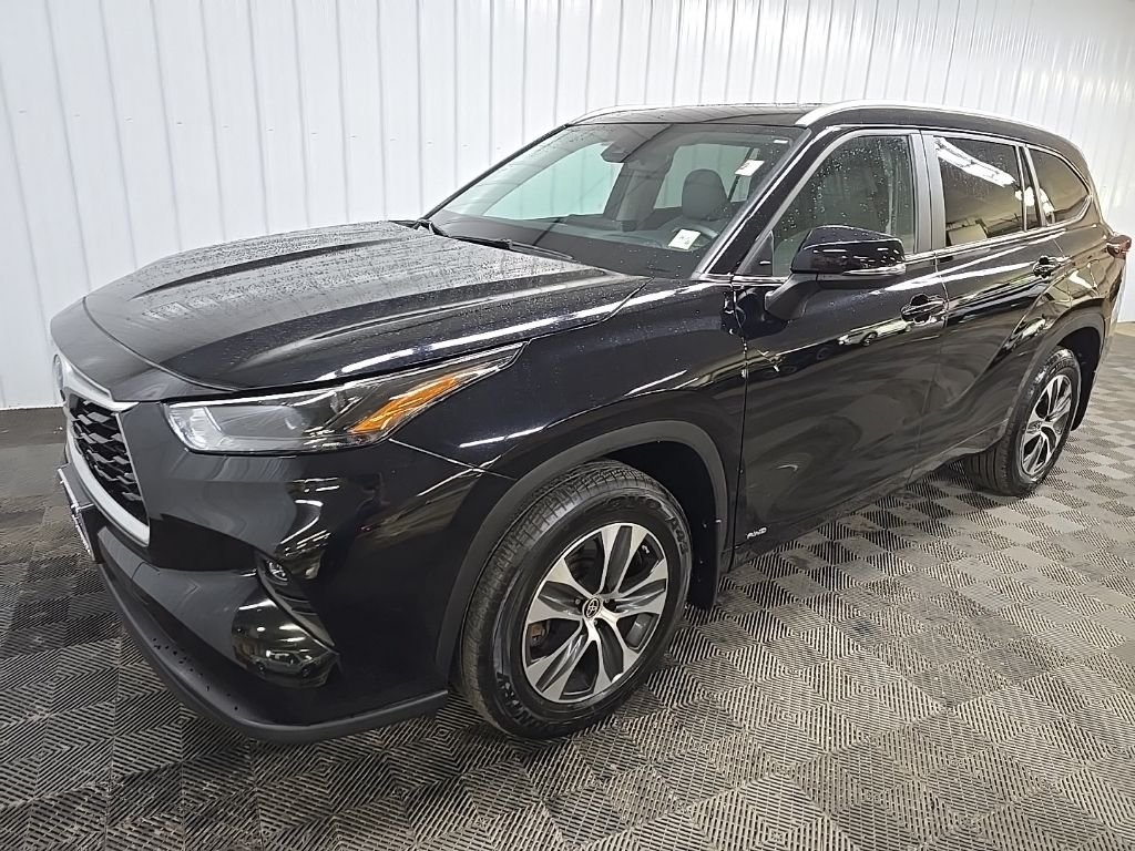 Used 2024 Black Toyota XLE image 8