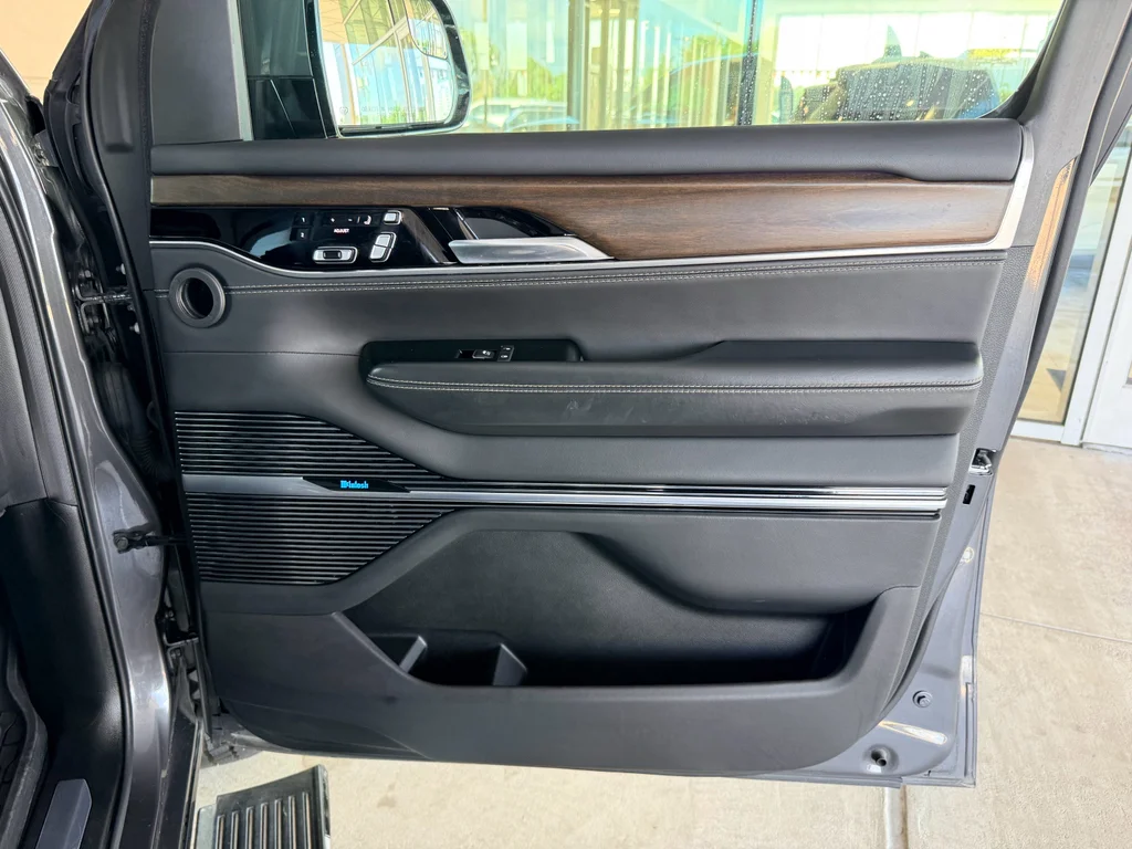 Used 2022 Baltic Gray Metallic Clearcoat Jeep Series II image 13