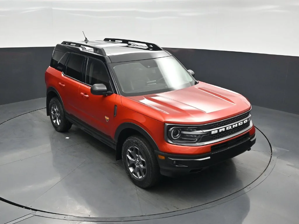 Used 2023 Red Ford Badlands image 33