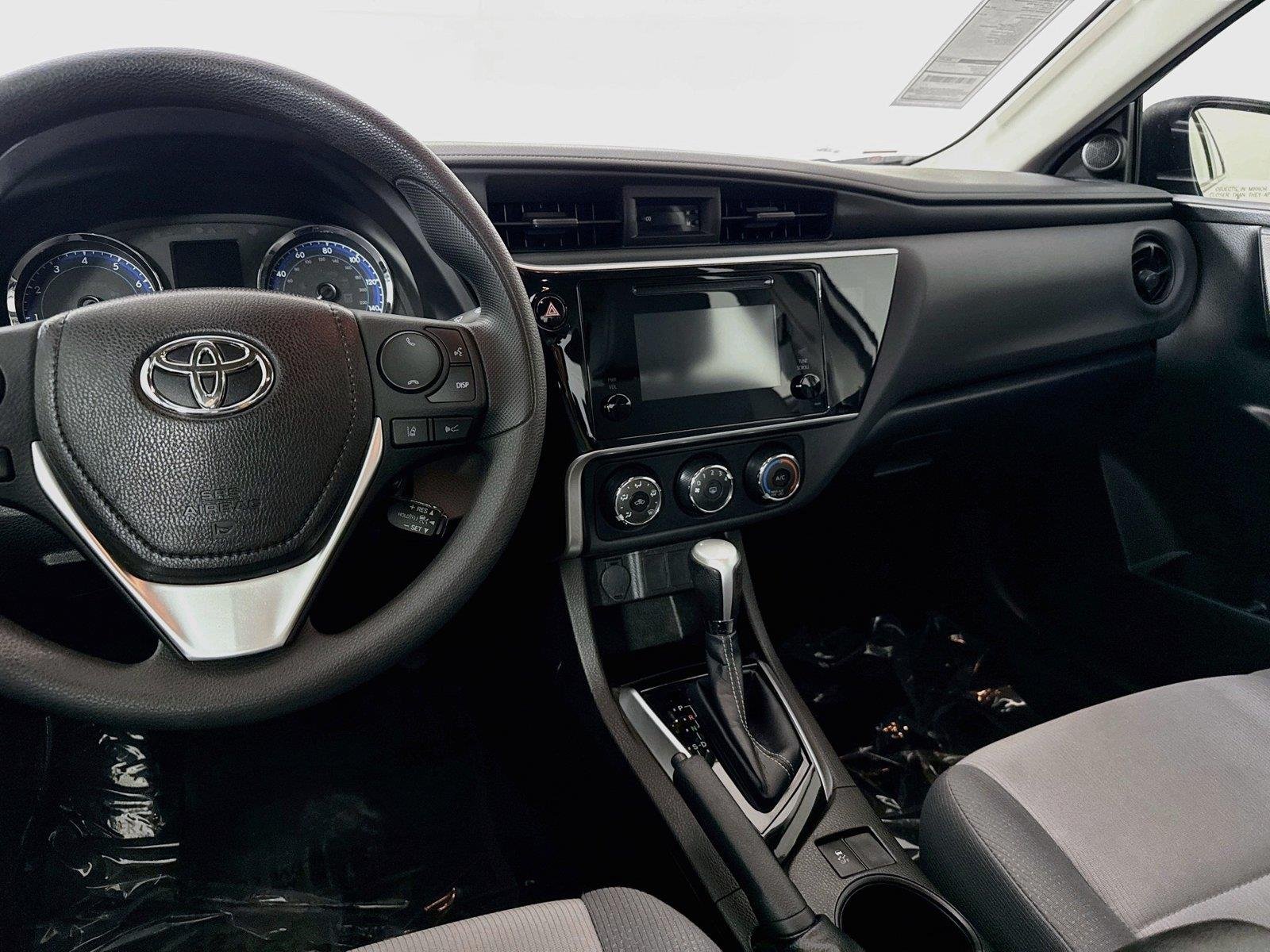 Used 2018 Super White Toyota L image 27