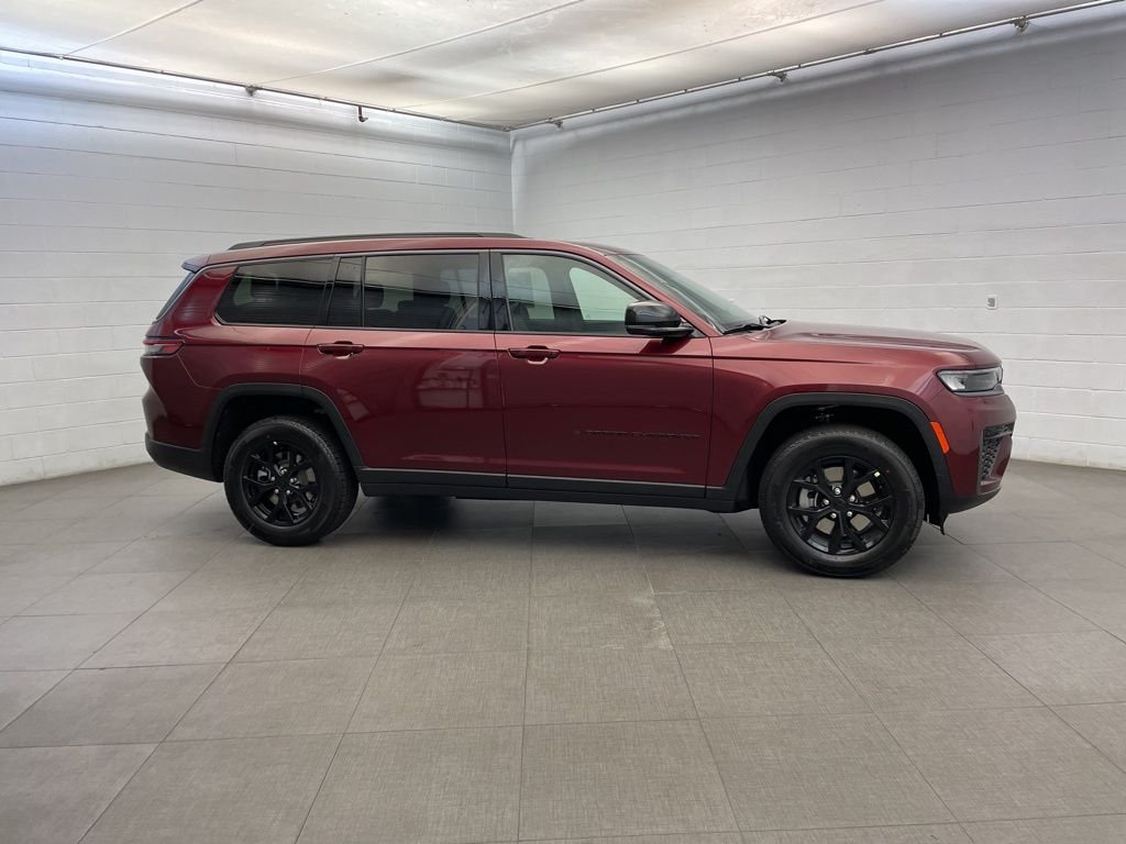 New 2026 Velvet Red Pearlcoat Jeep Altitude image 2