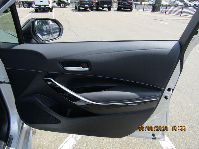Certified Used 2020 CLASSIC SILVER MET Toyota  image 27