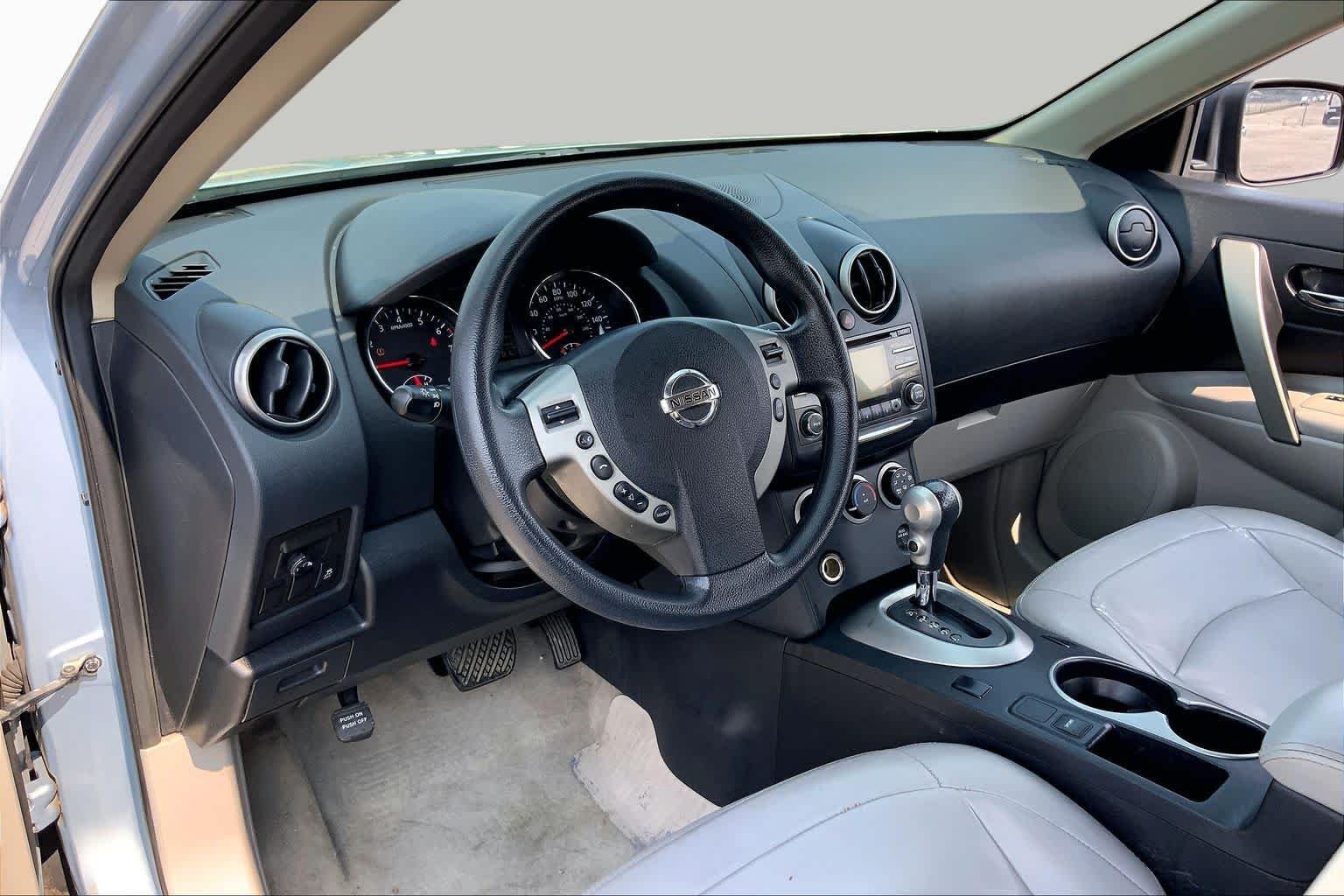 Used 2014 Frosted Steel Nissan S image 17